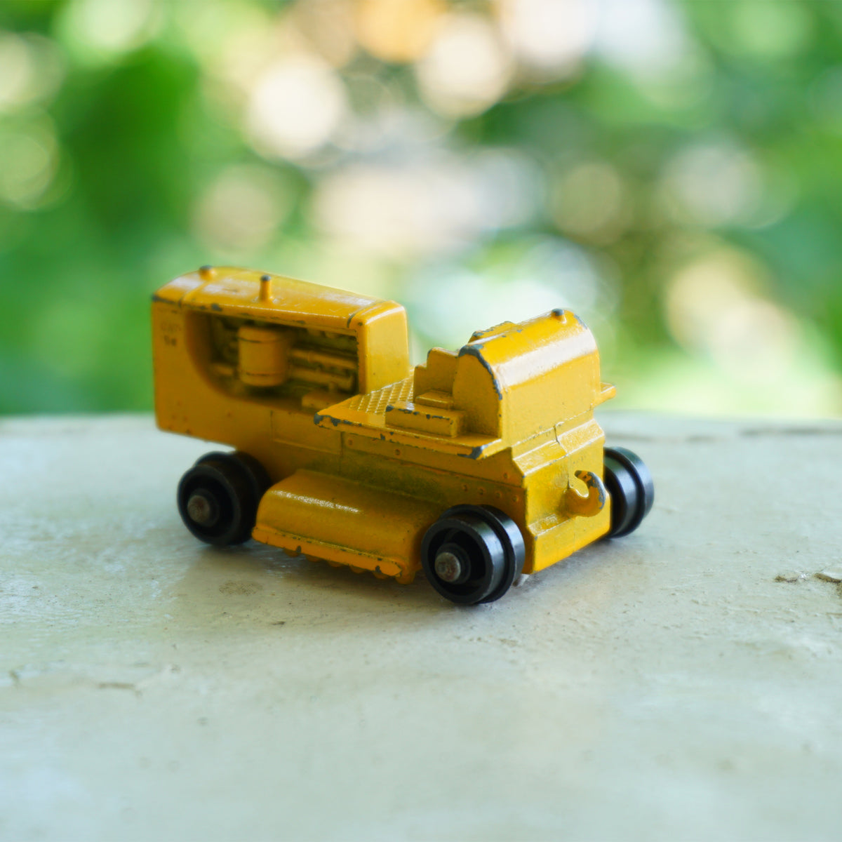 1964 Vintage MATCHBOX Series No. 8: Yellow Caterpillar D8®™ Tractor. Made  in England by Lesney.