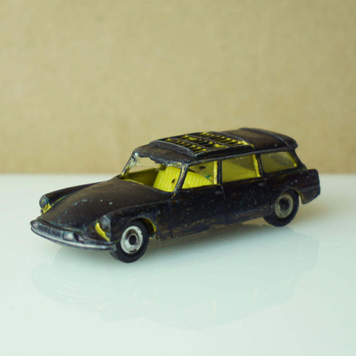 1960s Vintage Diecast HUSKY MODELS Citroen Safari Painted