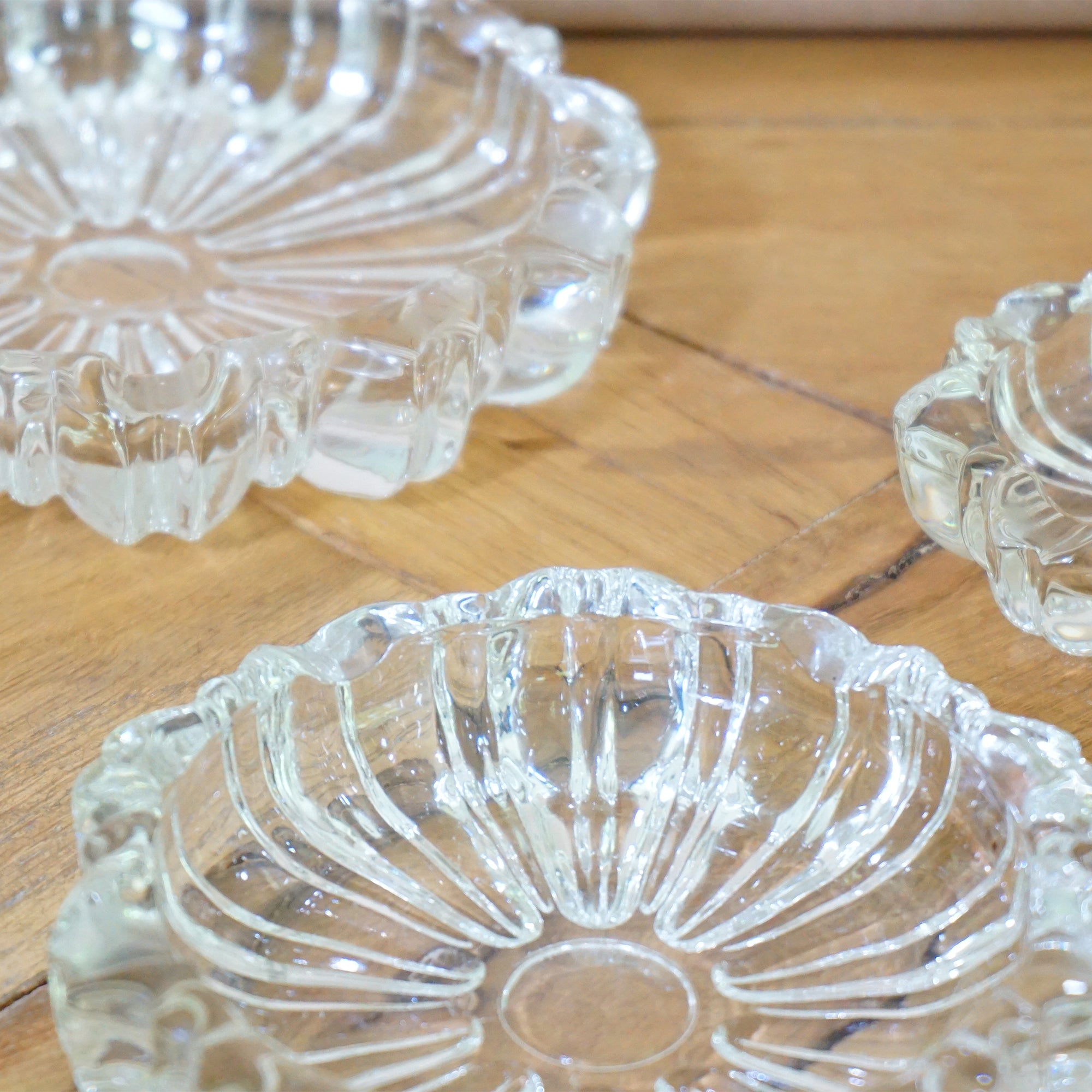 Vintage Set of 3 Varied Size Crystal Glass Ashtrays. Sunburst Flower Design. Made in USA.