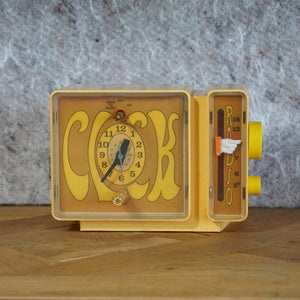 1969 Retro GENERAL ELECTRIC Psychedelic Design C3300A AM Clock Radio. Very Brady Bunch!