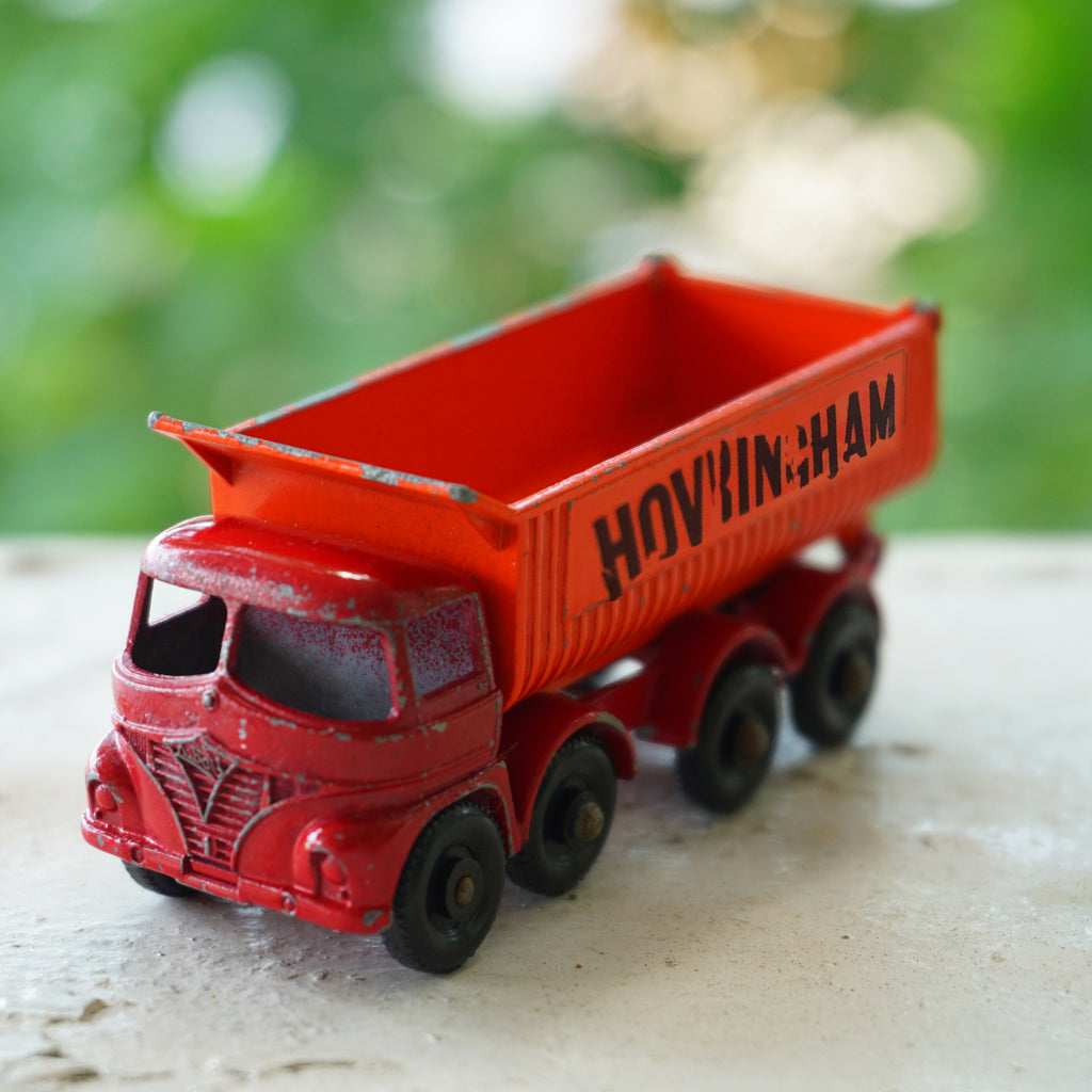 1963 Vintage Diecast MATCHBOX No. 17: Hoveringham Tipper. Made in England by Lesney.