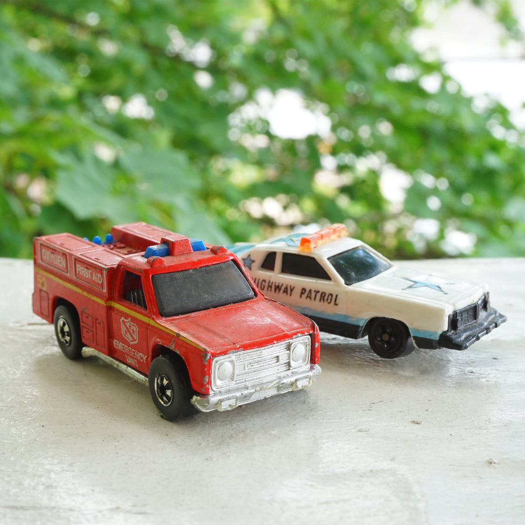 1974 Vintage HOT WHEELS Emergency Unit 50 First Aid, Oxygen Vehicle. Made by Mattel, Inc.