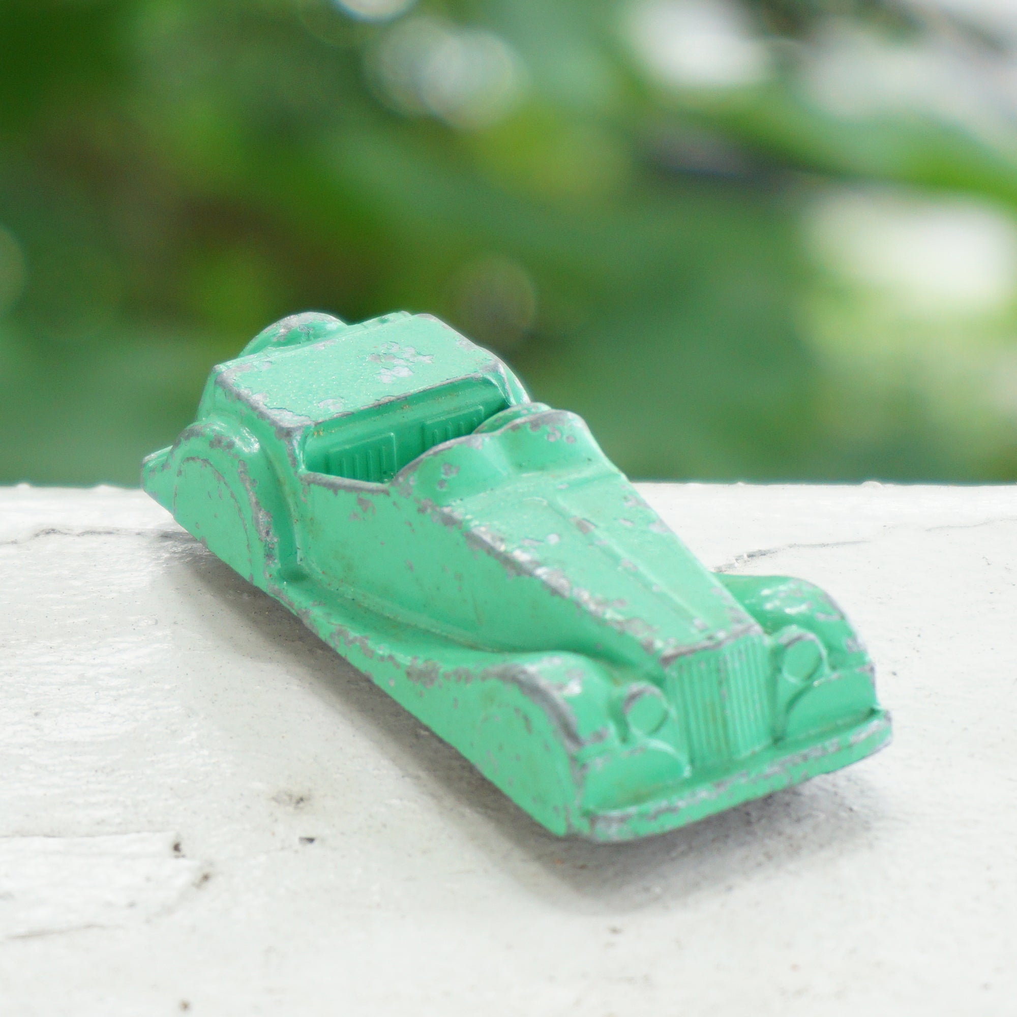 Vintage Diecast MIDGETOY Mint Green Old Toy Car. Made in Rockford, ILL, U.S.A.