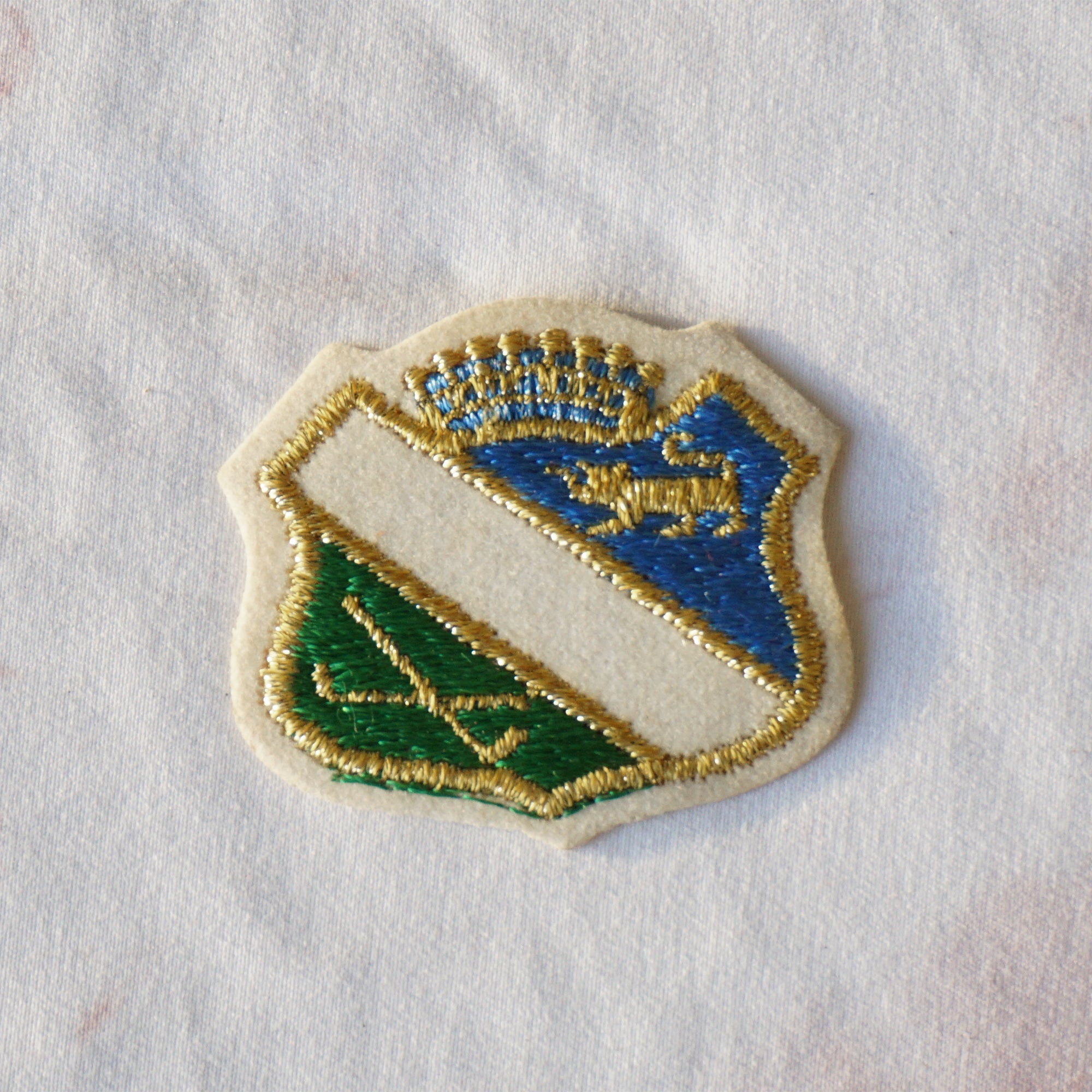 1980s Vintage 2.25" Golf Tiger Crown Emblem Clothing Patch. Gold, Blue and Green Colors.