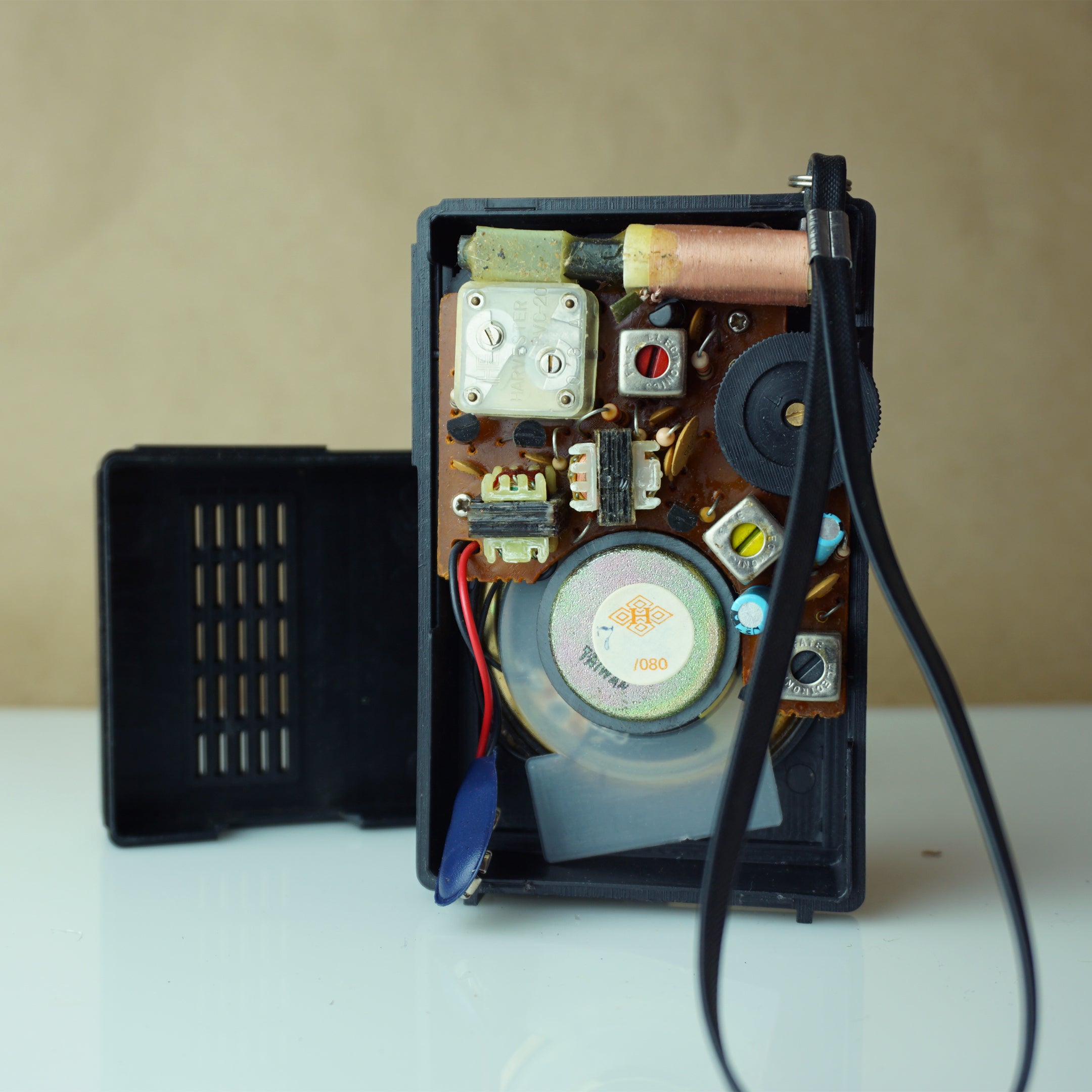 Vintage WESTMINSTER Solid State AM Black Pocket Transistor Radio with Strap
