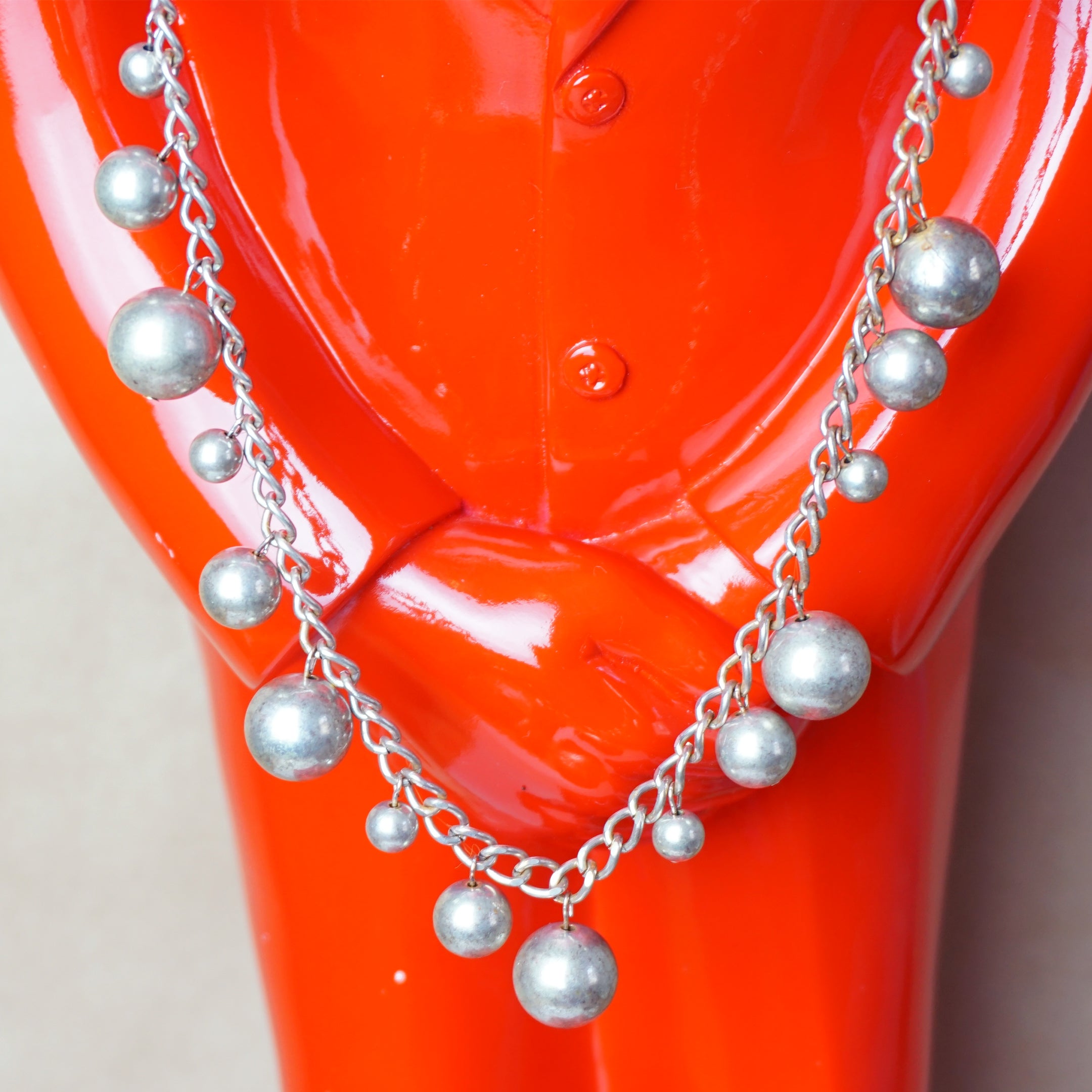 1980s Vintage Long Teardrop Beaded Silvertone Necklace