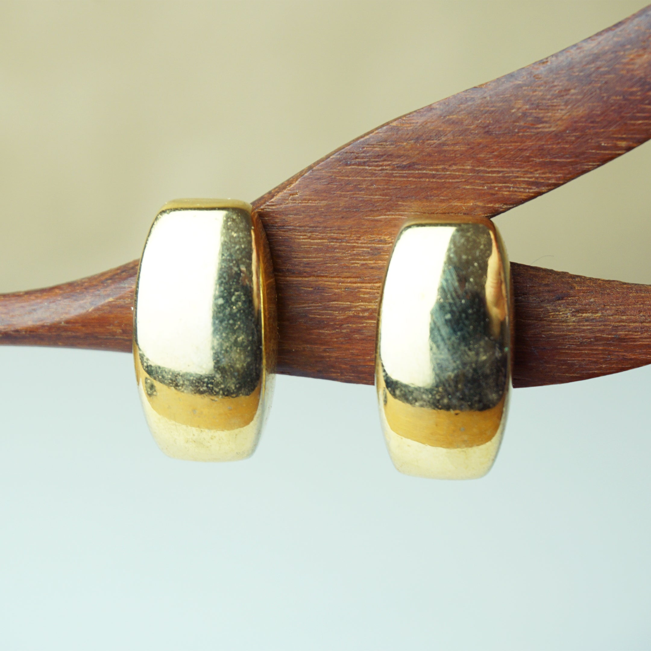 1980s Vintage Gold Tone 1" Statement Chunky Clip-on Earrings