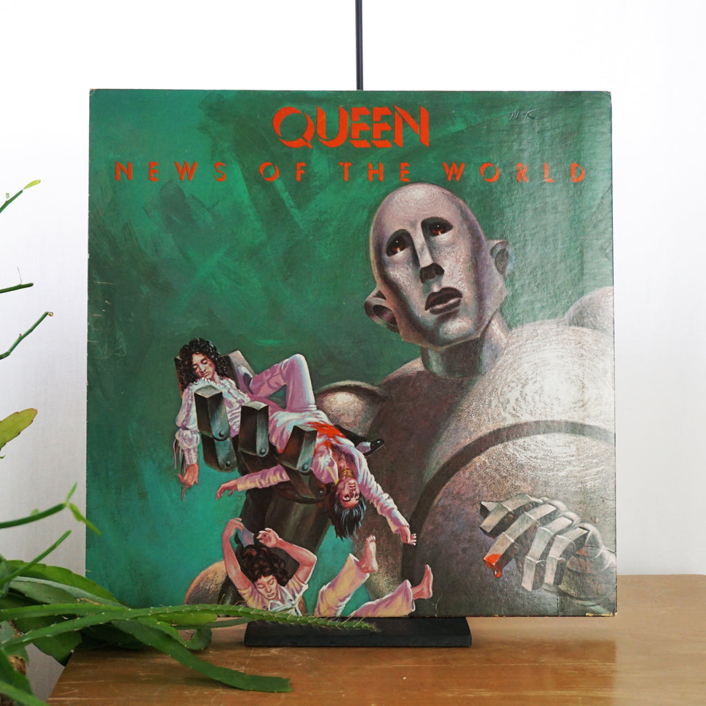 1977 Vintage Elektra Records QUEEN "News of the World" Vinyl LP Record. 6E-112.