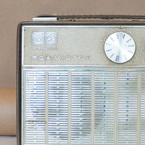 Vintage RCA VICTOR Model RGG 17B 8 Transistor Radio w/ Bluetooth in Ginger/Ivory