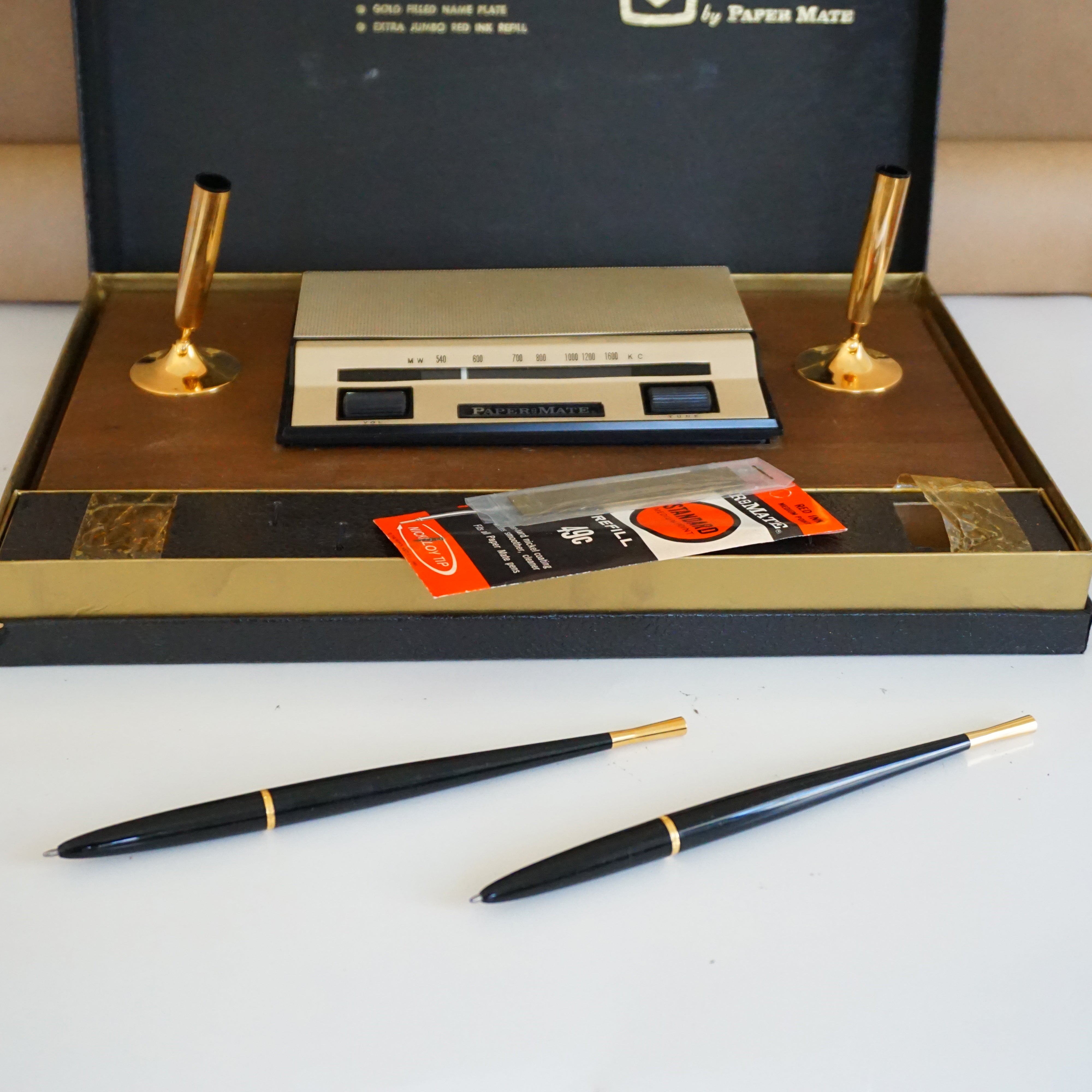 1960s PAPER MATE The Executive Radio Desk Set. With 2 Pens + Gold Nameplate. Vintage