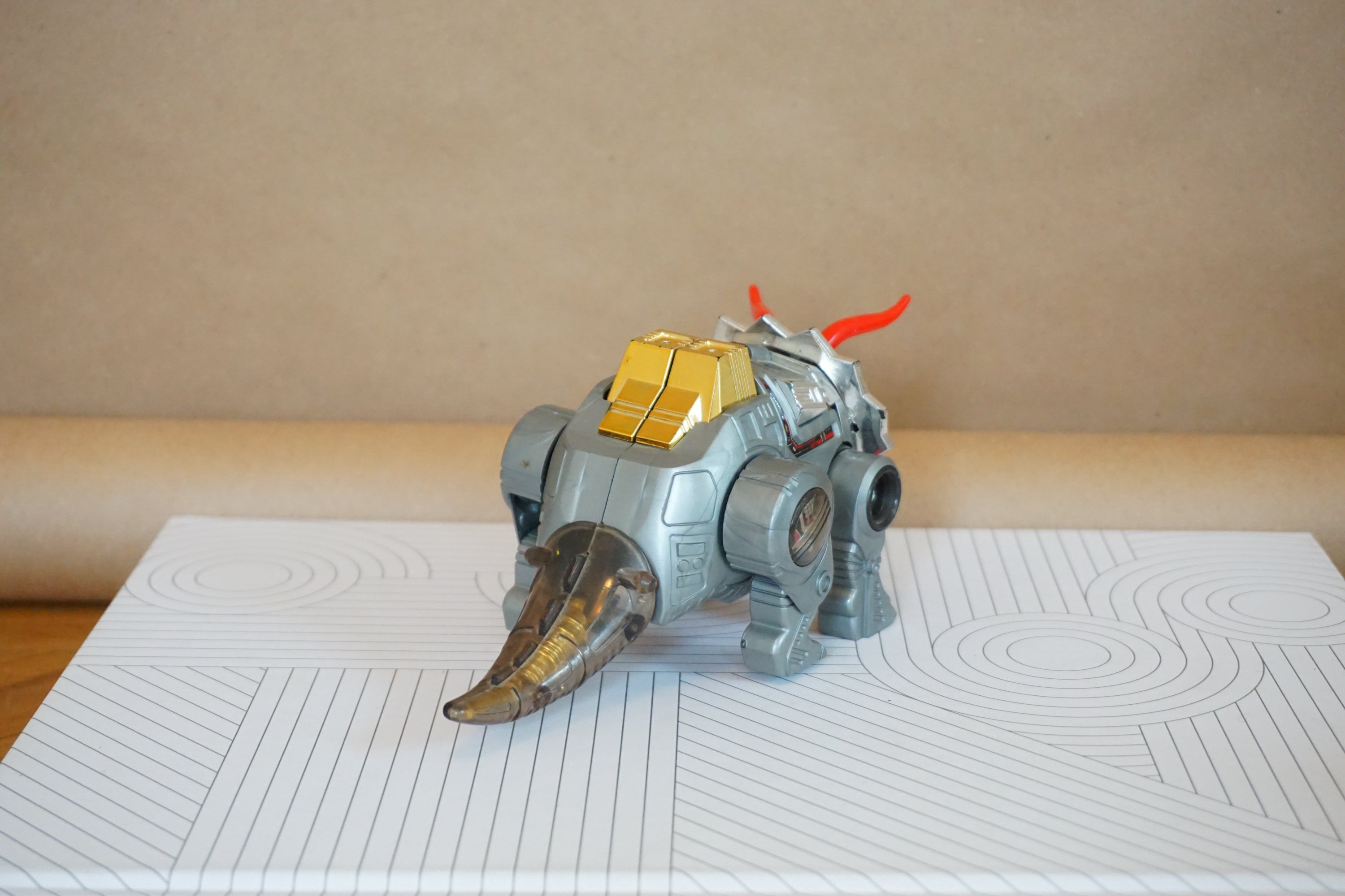 1980s TAKARA HASBRO Dinobots G1 Decepticon Slag Triceratops Vintage Transformer. Made in Japan.