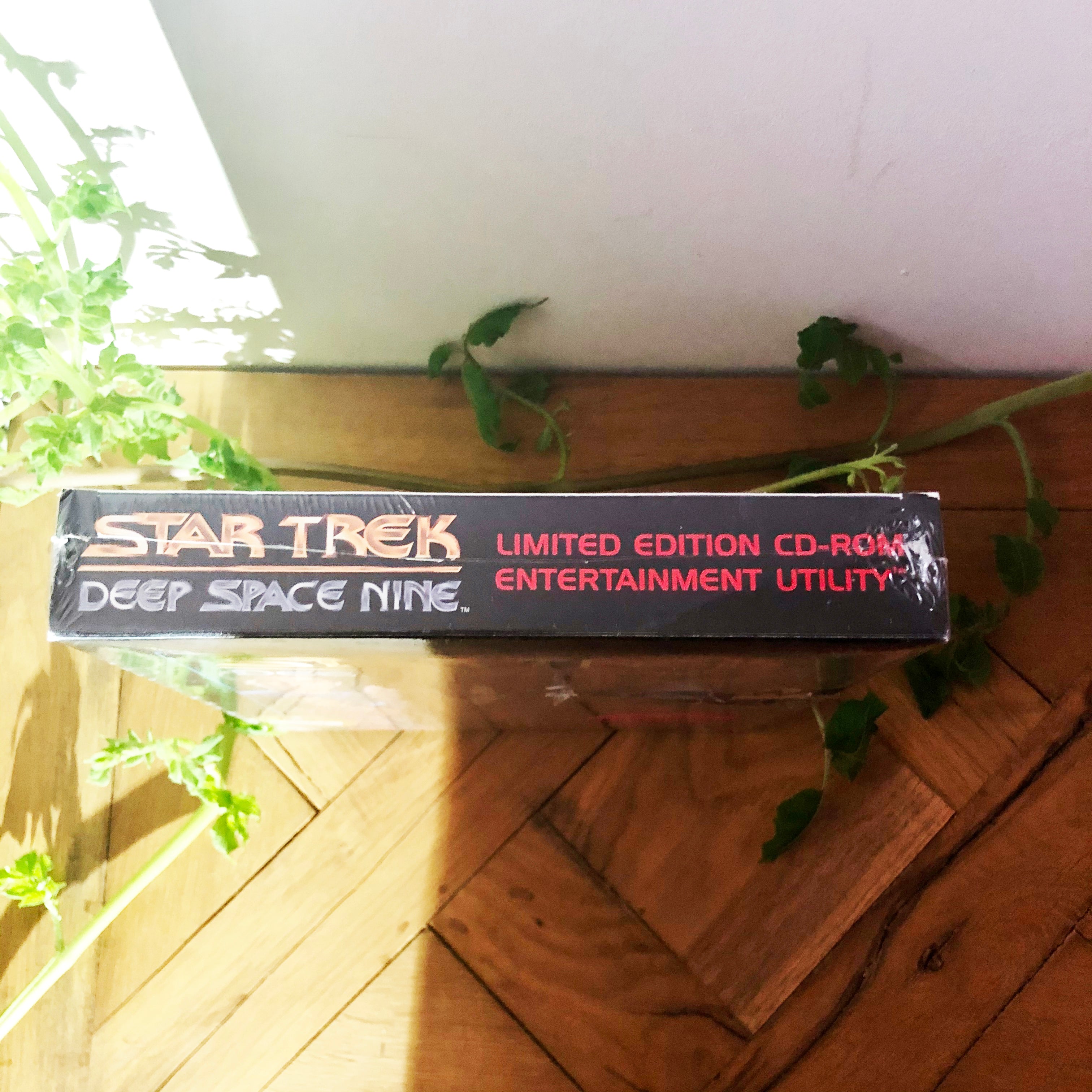1996 Star Trek Deep Space Nine. CD Entertainment Utility, Limited Edition.